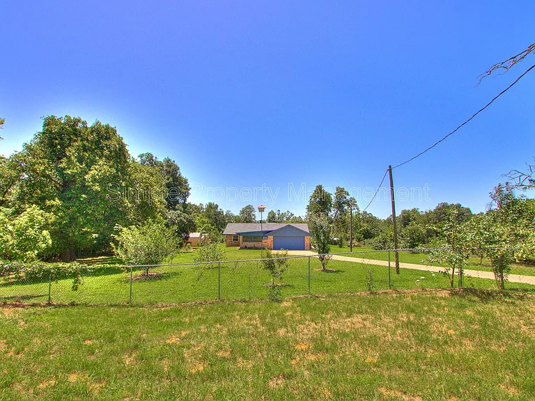 18916 Dave Dr — Photo 33
