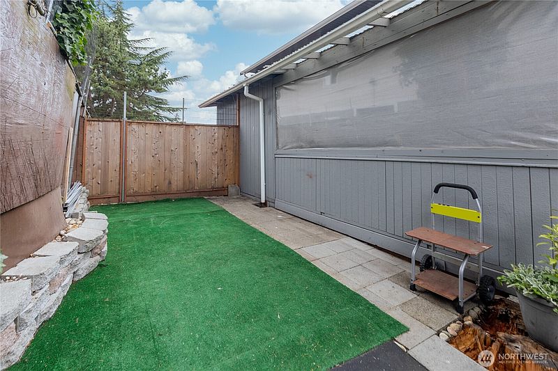 5th image of 1831 S 308th Street #B