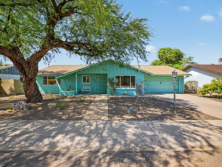 3922 E Sahuaro Dr — Photo 1