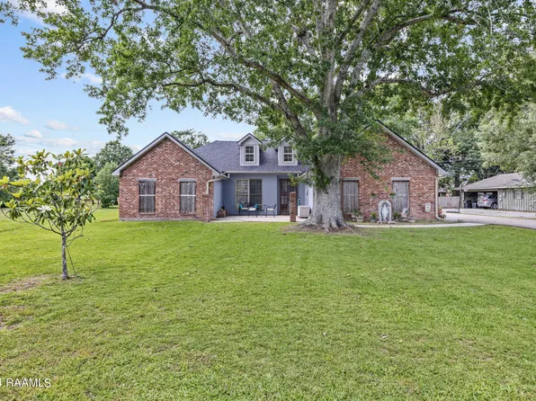 154 Plantation Dr, New Iberia, LA 70563
