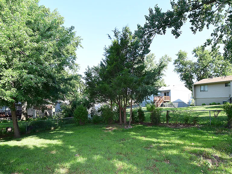 14028 Madison Cir — Photo 24