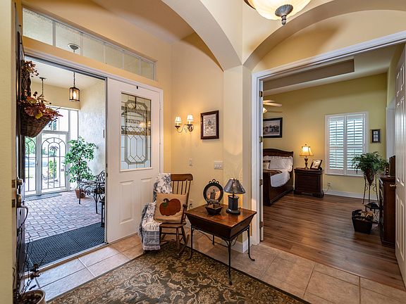 5th image of 2881 Highland View Cir