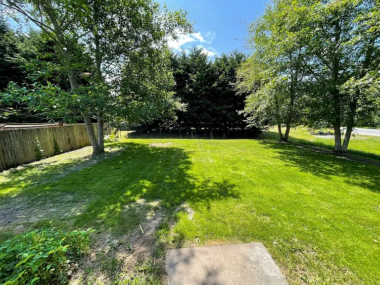 2415 Forest Park Ln — Photo 25