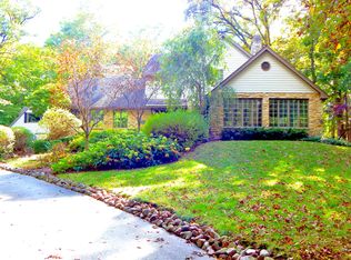 36W241 Fieldcrest Dr, Saint Charles, IL 60175