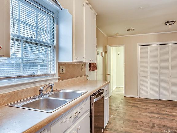 5th image of 2814 Norwich Dr