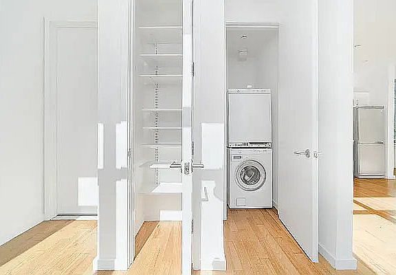 5th image of 53 Hope St Floor 3
