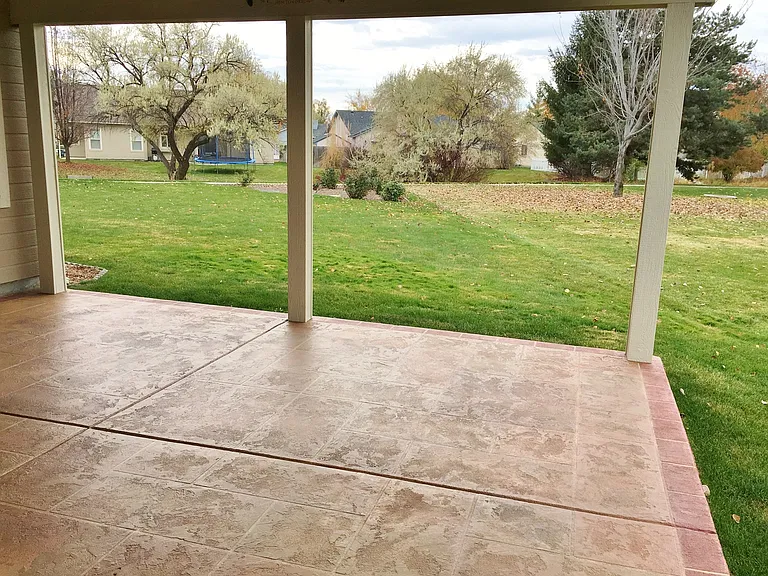 885 E Monarch St — Photo 31
