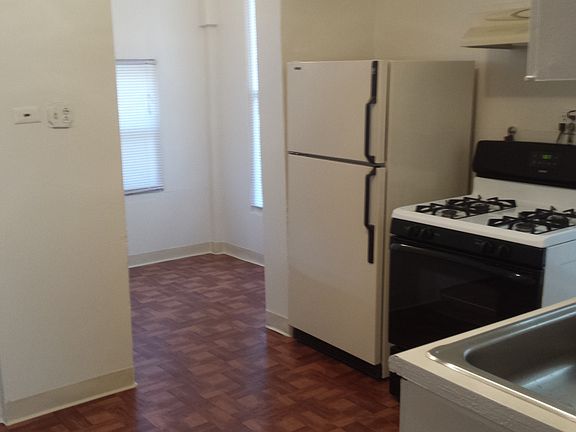 4th image of 3028 W Lyndale St #1