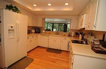 4th image of 912 Versailles Cir