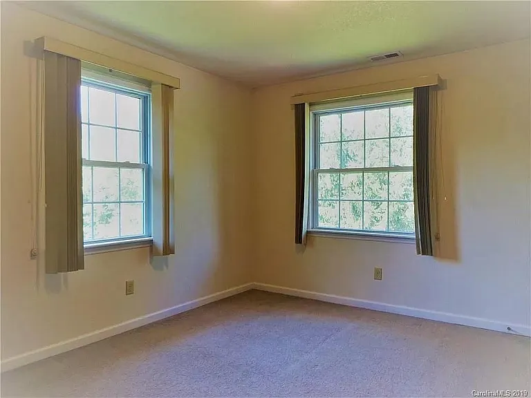 34 Selwyn Rd #C — Photo 6