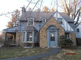 1st image of 528 Granville St