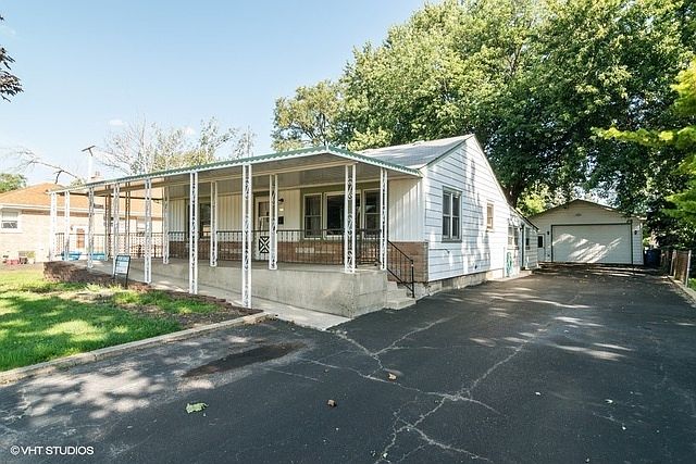 1st image of 304 E Hirsch Ave