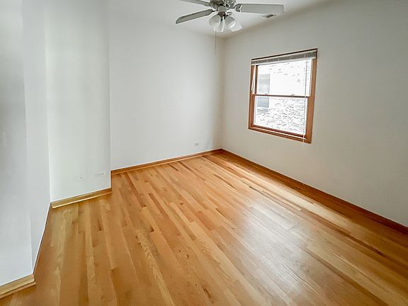4th image of 1057 W Cornelia Ave #2