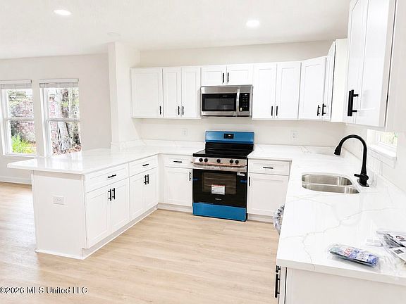 5th image of 8105 Exchange St
