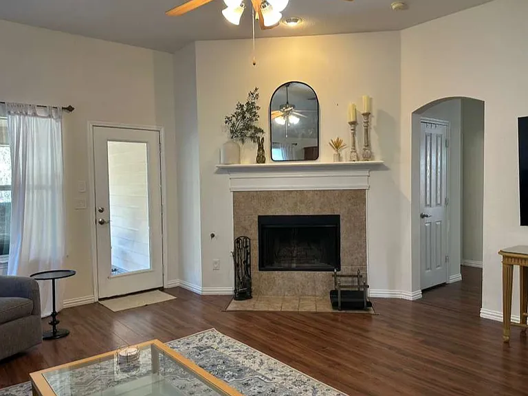 4223 Fall Creek Dr — Photo 11
