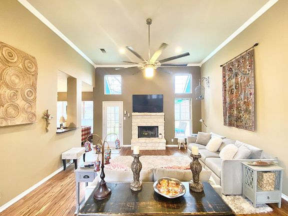 4th image of 612 Lupine Ln