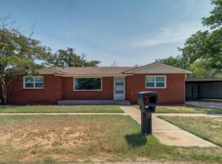 1405 W Geneva St, Slaton, TX 79364