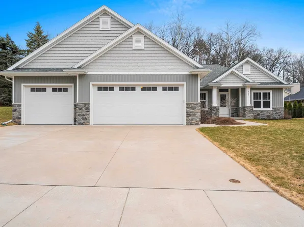 355 Heidelberg Ct, Green Bay, WI 54302