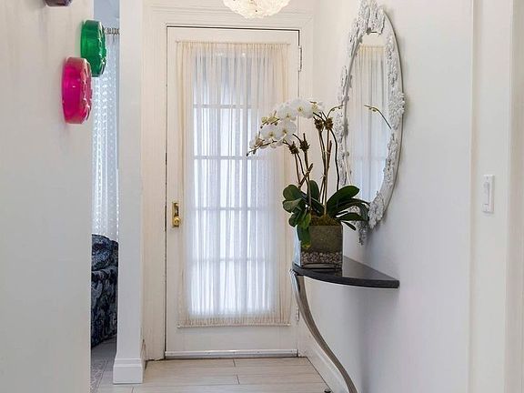 4th image of 320 E 57th St #Maisonette