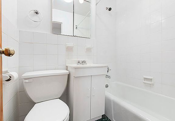 5th image of 330 W 85th St APT 5A