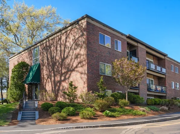 1202 Greendale Ave APT 124, Needham, MA 02492
