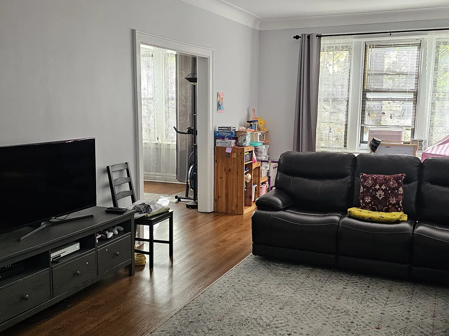 3 bed, 1600 sqft, $4,500 — Photo 1