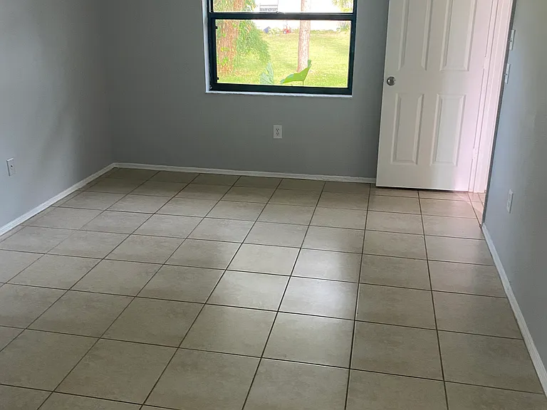 1058 Windsor Ter — Photo 16
