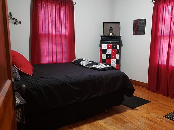 5th image of 801 Robinson St