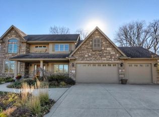 8502 Wooded Point Dr, Johnston, IA 50131
