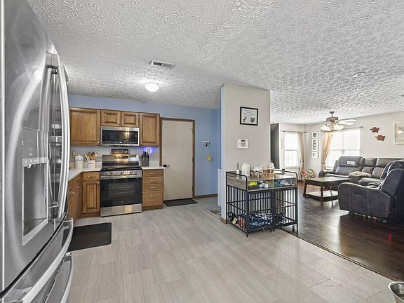 4th image of 3926 Genteel Dr