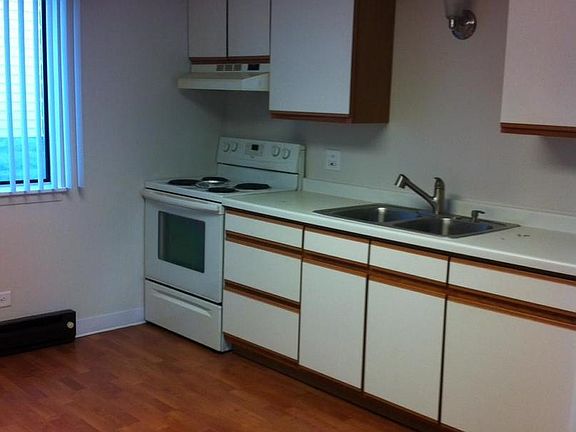 3rd image of 1030 Dunlop Ave APT 1W