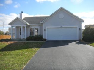 1434 Crowfoot Ln, Minooka, IL 60447