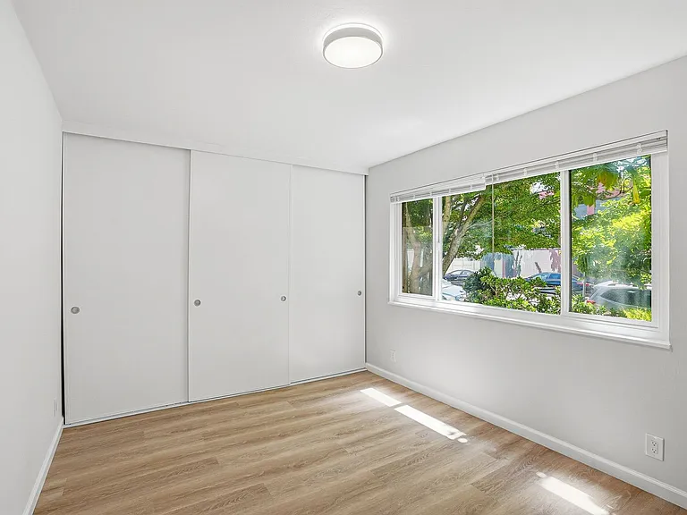 Birch Court — Photo 12