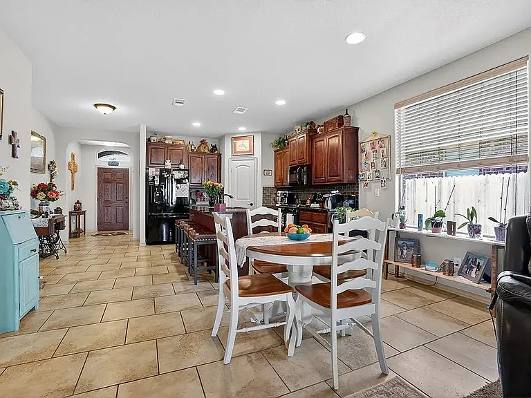1606 San Francisco Ave — Photo 16