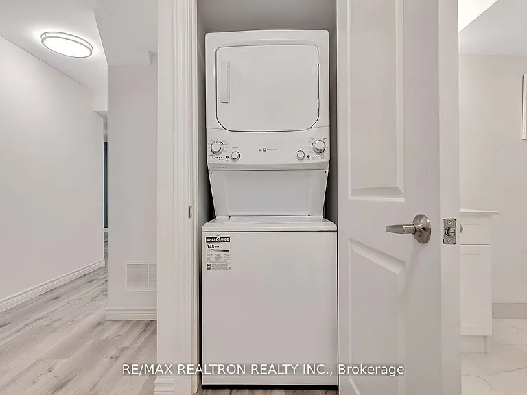 4 Oceanpearl Cres — Photo 14