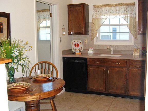 Eat In Kitchen