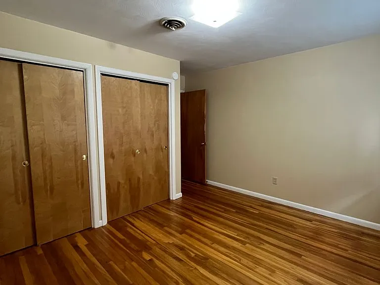 1200 N Linden St — Photo 11