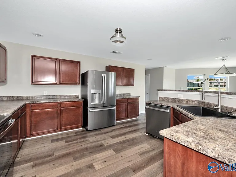 3571 Avalon Lake Dr — Photo 7