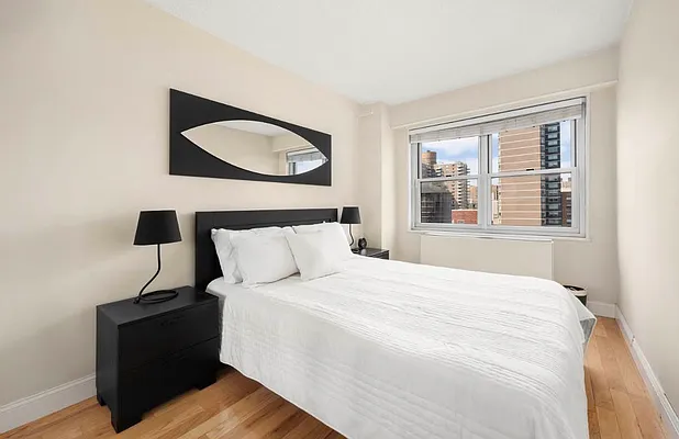 Bedroom, photo 1