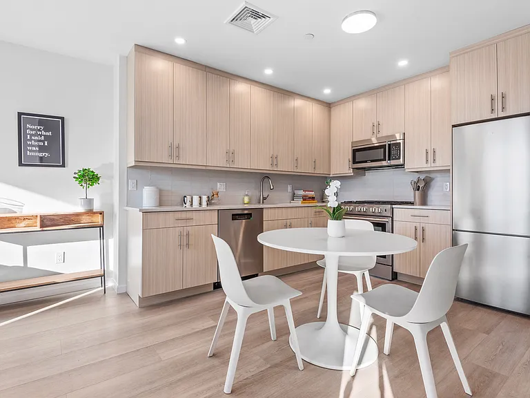 1 Lenox Rd #6B — Photo 4
