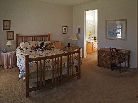 3rd image of 306 Rolling Hill Ct