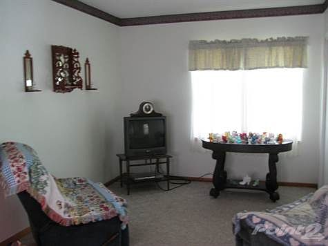 Sitting room off of living room