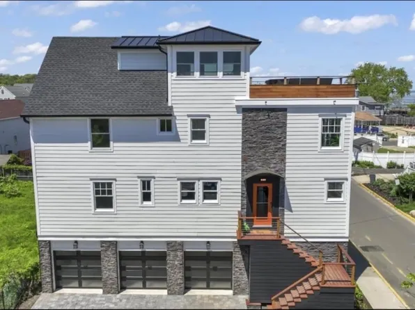 65 Shrewsbury Ave, Highlands Boro, NJ 07732