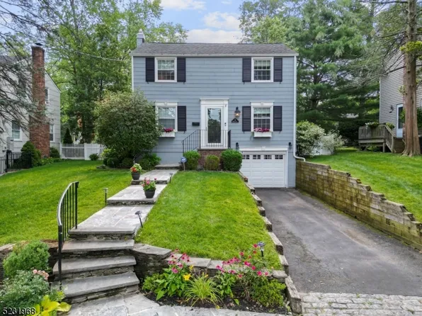 28 Roosevelt Ave, Chatham Boro, NJ 07928