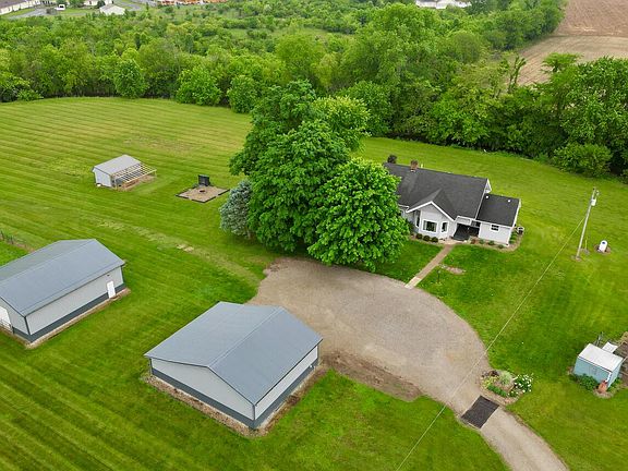 4th image of 126 Crawford Ln