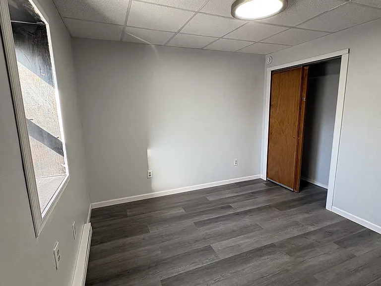 563 Washington Ave — Photo 9