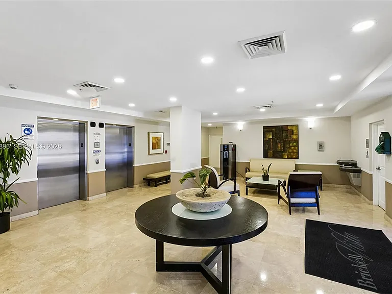 900 SW 8th St #1609 — Photo 13