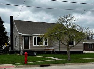 611 Avenue D, West Point, IA 52656