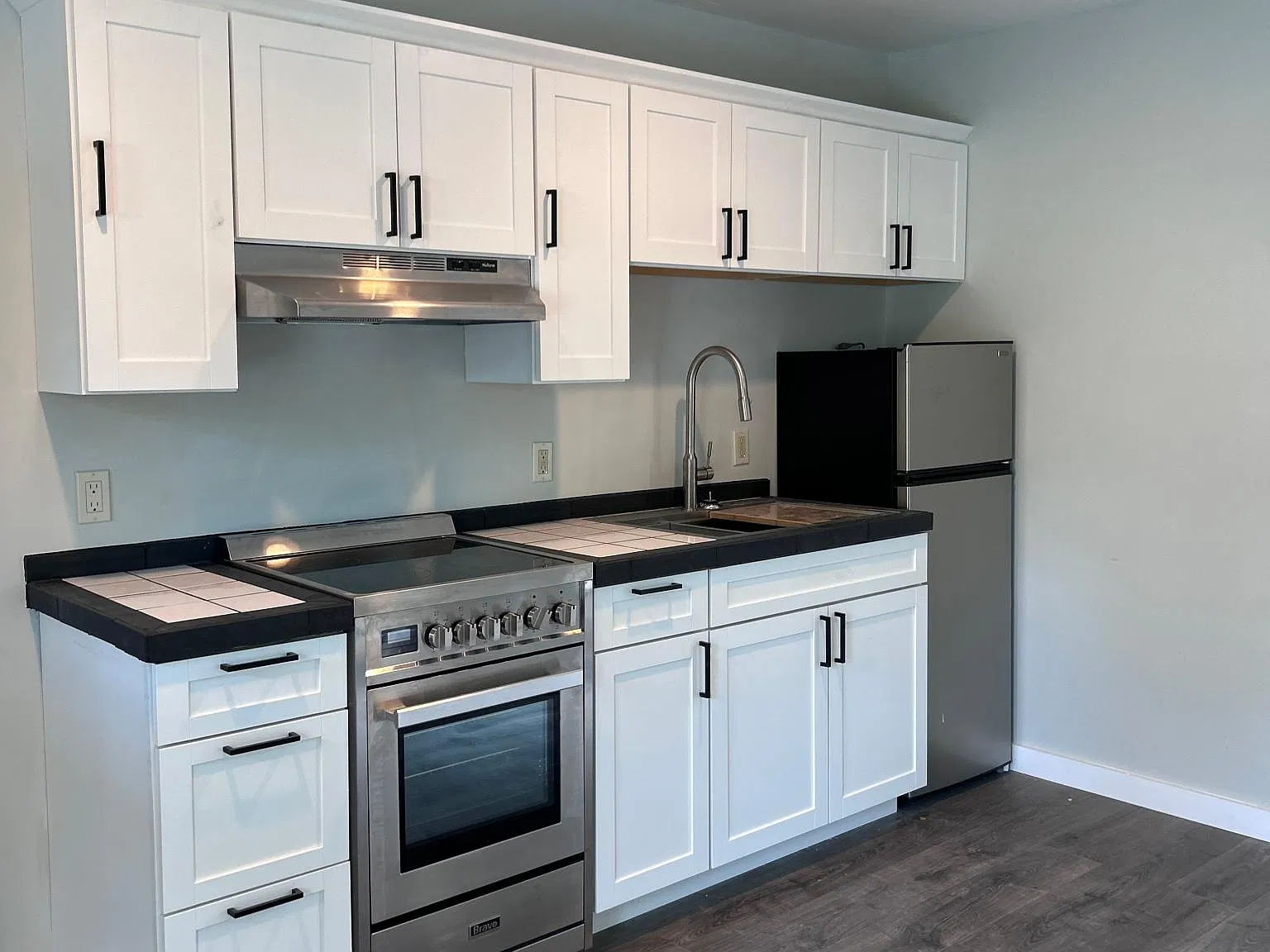 207 Simmons Ct — Photo 3