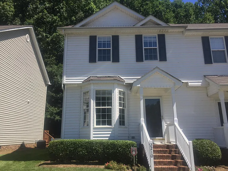 2210 Trailwood Valley Cir — Photo 1